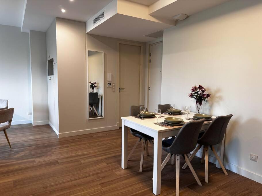 T2 Balcon 3 Mn A Pied Metro8 Et T3 Apartment Paris