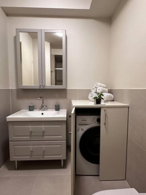 Apartment T2 Balcon 3 Mn A Pied Metro8 Et T3 Paris
