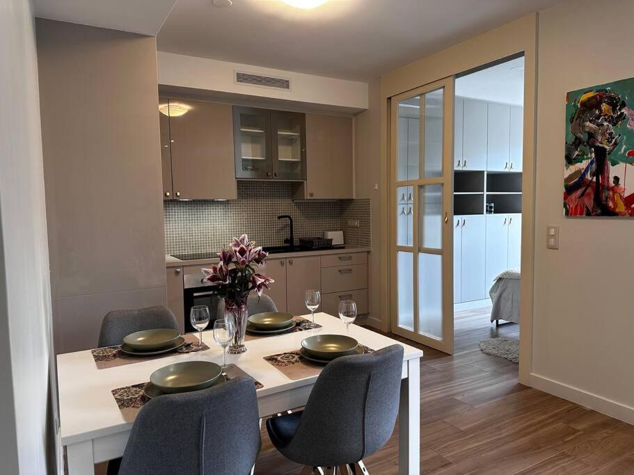 Appartement T2 Balcon 3 Mn A Pied Metro8 Et T3 Paris
